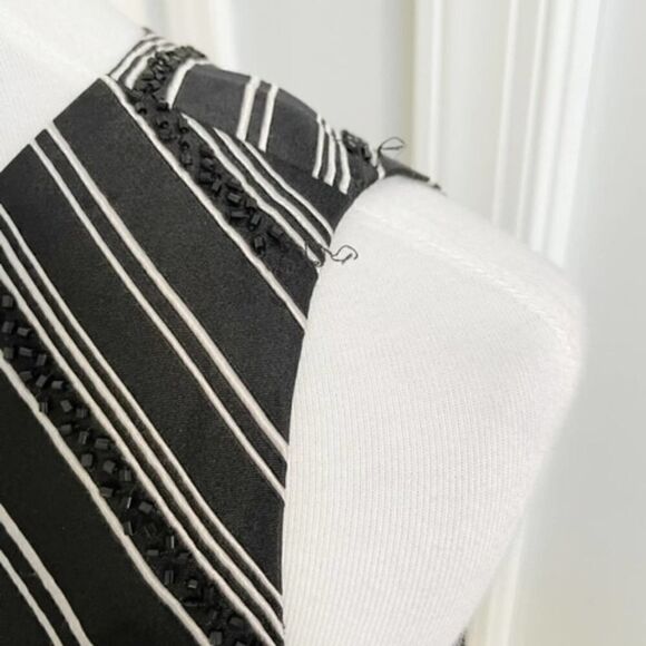 Talbots Petite Black White Stripe Beaded Top Size 12 - Picture 6 of 6